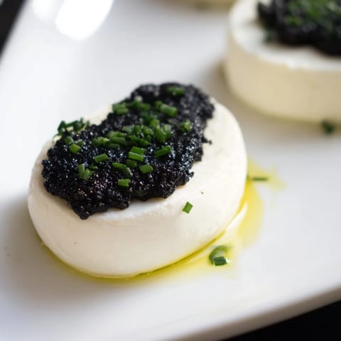 Victorian Cameo Cheese Olive